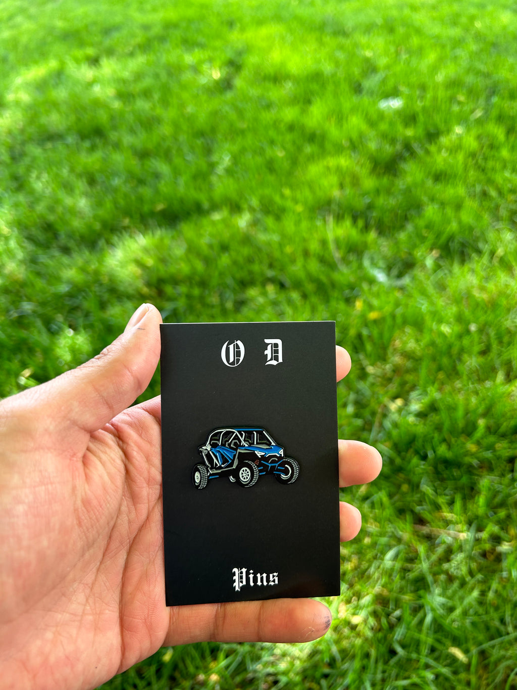 Razors Hat Pin